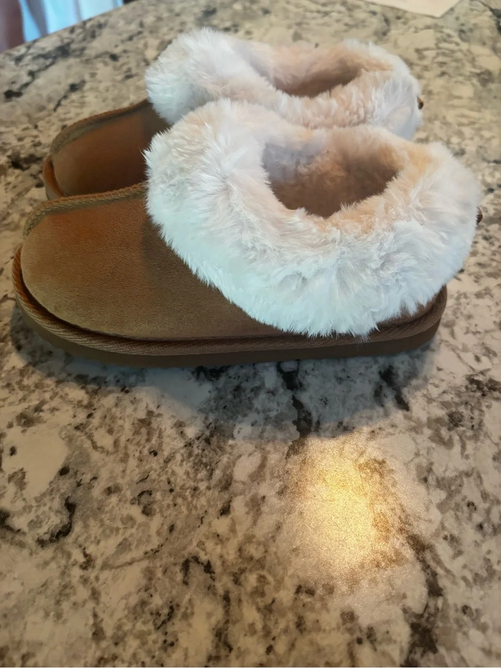 NWOT Wonder Nation Girls Faux Fur Slippers  Size 11–12